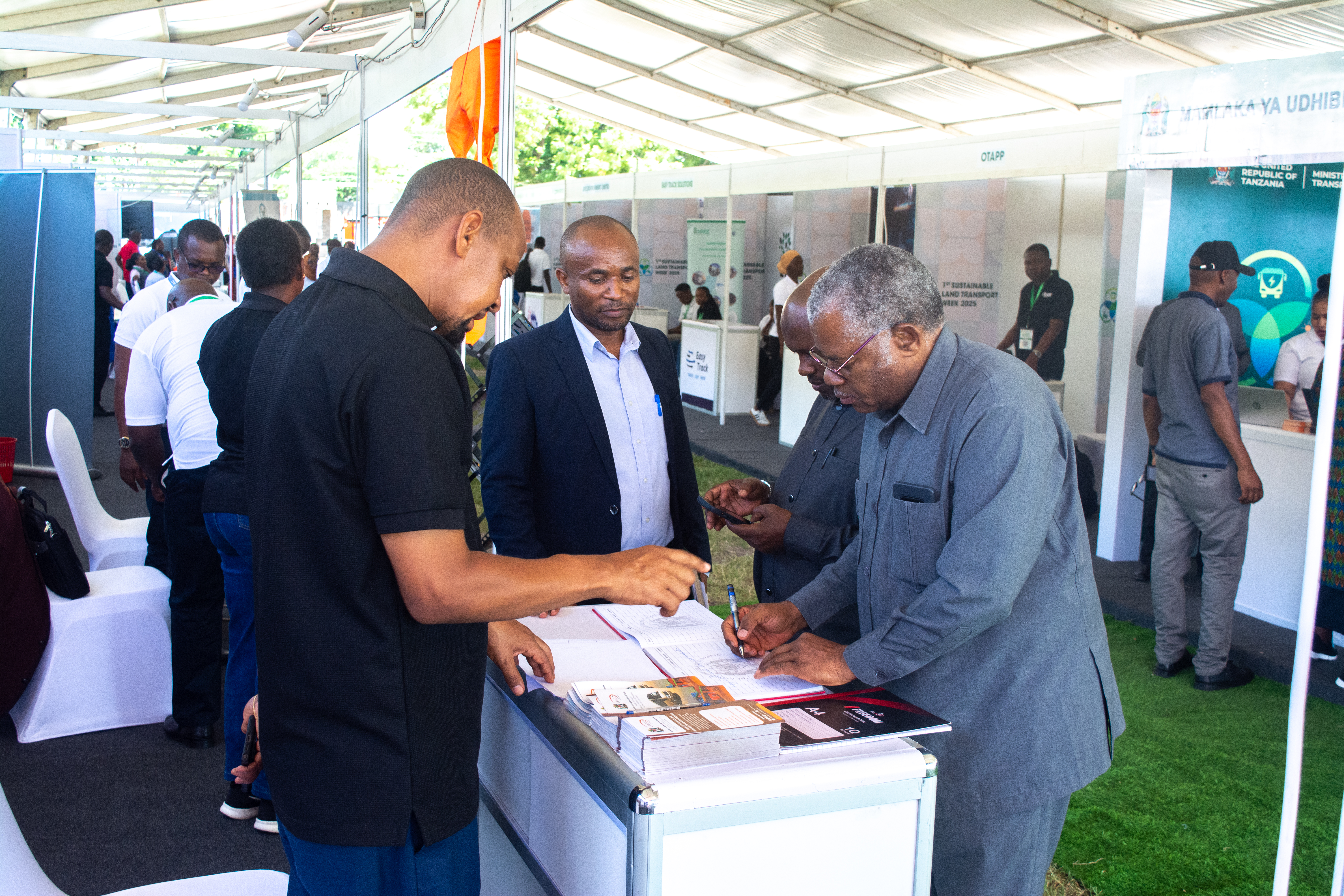 Baraza la Ushauri la Watumiaji wa Huduma za Usafiri Ardhini